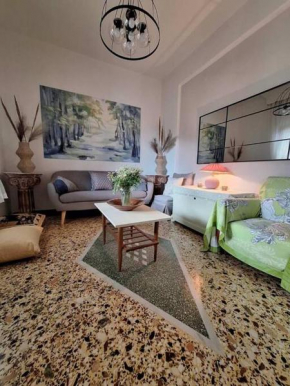 Smaragda's Home